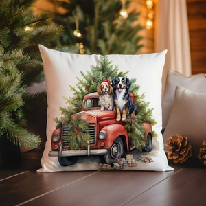 Housse de coussin Noël avec vieux camion rouge, chiens et sapin dans un décor festif