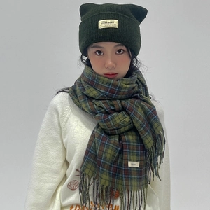 Women's Vintage Green Plaid Scarf For Winter Warm Soft Polyester Woven Shawl With Tassels Fashion Retro Checkered Neck Wrap