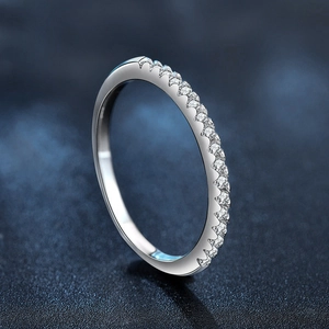 Elegant S925 sterling silver moissanite ring with scalloped wavy side details