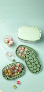 All-in-one crocodile ice cube mold set with lid, storage bin, trays and scooper
