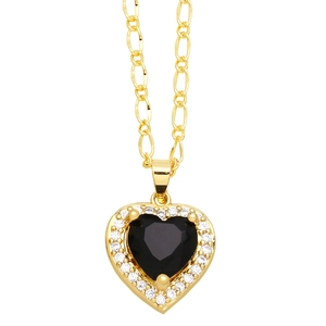 Detail der goldenen Herz-Halskette mit schwarzem Onyx und funkelndem Zirkonia-Rand