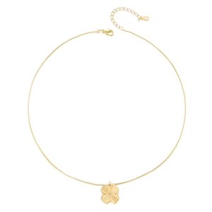 Close-up of S925 sterling silver stamp on golden clover pendant necklace chain