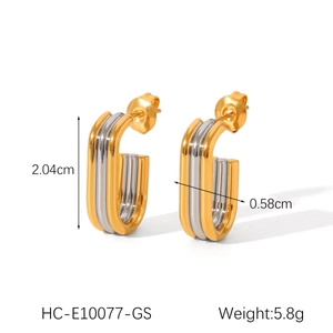 Detail showing 2.04cm length and 5.8g weight of bicolor stainless steel U-shaped earrings