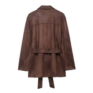 Giacca da donna in finto camoscio marrone con maniche lunghe e cintura abbinata, vista posteriore