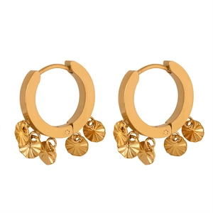 Boucles d'oreilles dorées en forme de U avec cinq pendentifs disques ronds rayés