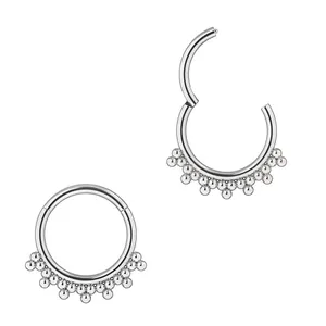 Piercing setto in titanio F136 con bordo a sfere in vista aperta e chiusa