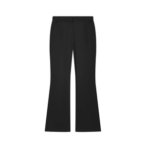 Détails à plat d'un pantalon évasé noir à taille haute avec une texture textile de qualité