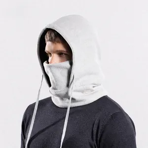 Pasamontañas de invierno gris claro con forro polar y cordones ajustables