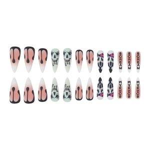 Unghie finte stiletto con fantasmi, gocce di sangue e design maschera Scream
