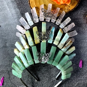 Couronne en cristal faite main avec papillons argentés et pierres précieuses sur bandeau