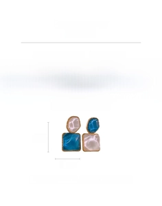 Detaillierte Ansicht der Harzohrringe mit Maßen 1,8cm x 3,5cm und Gewicht 16,3g