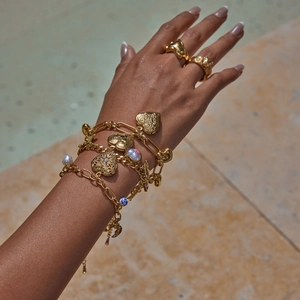 Retro multi-layer gold bracelet set with heart locket and pearl charms for women