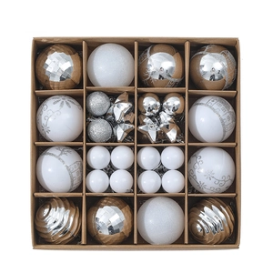 Detailed top view of 16-compartment Christmas ball set with gold and silver ornaments