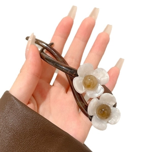 Pince à cheveux vintage française marron café avec fleurs en résine et perles