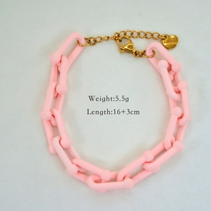 Pink matte chain bracelet with gold lobster clasp and heart tag detail, 5.5g weight