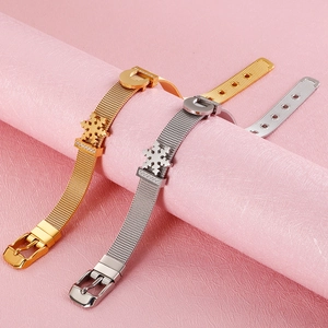Bracciale in maglia di acciaio inossidabile con ciondolo a fiocco e chiusura a G