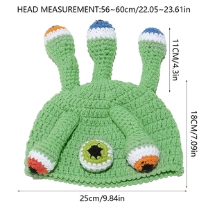 Detailed size specifications for the green knitted octopus alien hat showing dimensions