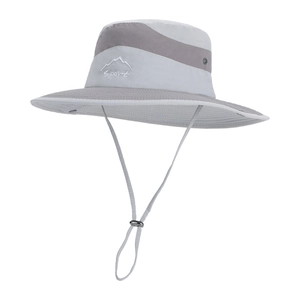 Cappello da sole a tesa larga con fori di ventilazione e cinturino regolabile