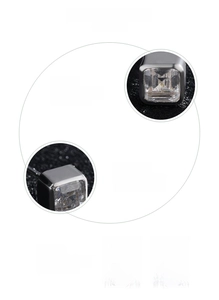 Détails macro de l'oxyde de zirconium 5A et clous d'oreilles carrés en argent 925