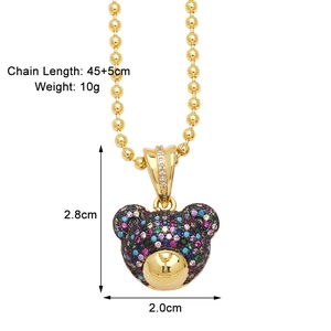 Vue détaillée du collier d'ours avec zircons colorés et mesures de la chaîne 45cm plus 5cm