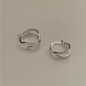 Minimalist 925 sterling silver hoop earrings with double twisted interlocking design