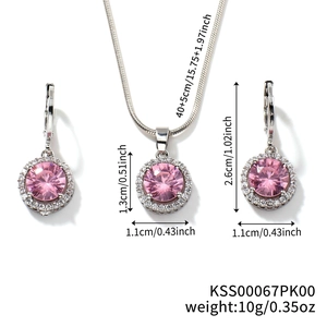 Detailed view of pink zircon necklace set with 40+5cm chain and product dimensions