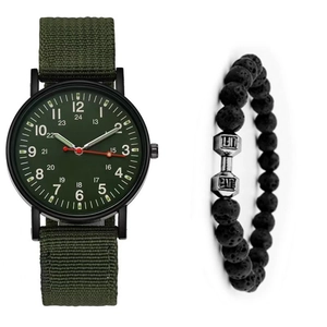 Détail de la montre en nylon vert armée et bracelet en pierre volcanique avec haltère
