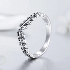 S925 sterling silver geometric leaf ring with vintage finish for a minimalist look