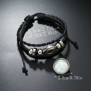 Détail du bracelet de sport lumineux avec bande en cuir et bouton pression volleyball