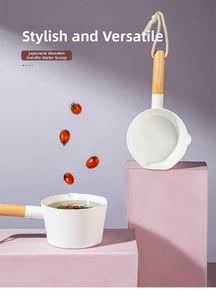 Louche à eau de style japonais avec manche en bois naturel et cordelette de suspension