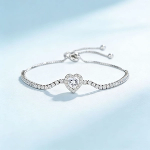 Pulsera de corazón en plata 925 con diamantes pavé y cierre de cordón ajustable