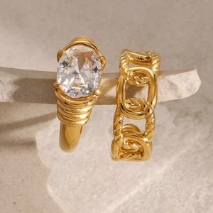 Two-piece 18K gold plated stainless steel ring set with oval zircon and cuban link design