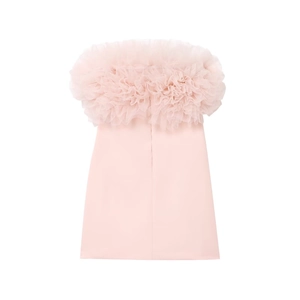 Rosa trägerloses Minikleid mit gestuften Tüllrüschen und eleganter flauschiger Silhouette