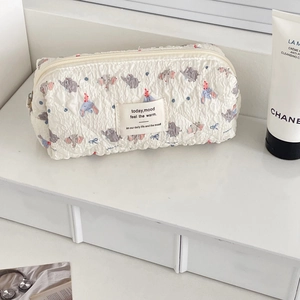 Cute quilted elephant makeup bag for travel with large capacity and cartoon design