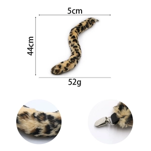 Detailed view of 44cm leopard print faux fur tail with clip for animal cosplay