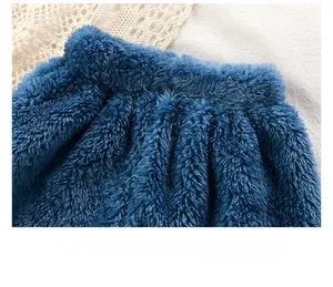 Detail view of the thick plush flannel elastic waistband for children's thermal pants