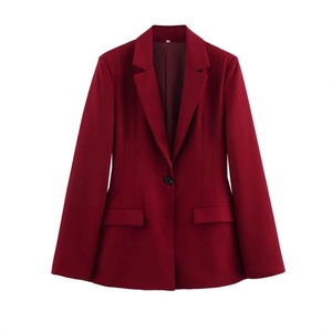 Giacca blazer bordeaux slim fit con revers classico e chiusura a bottone singolo su bianco