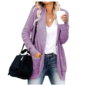 Cardigan da donna in maglia a nido d'ape color lavanda con tasche e maniche lunghe