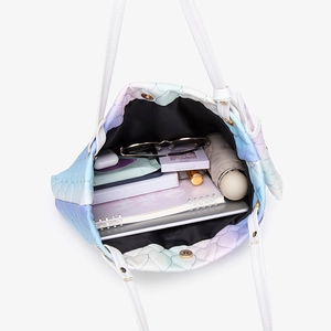 Gradient quilted tote bag showing large capacity with umbrella, tablet and daily essentials