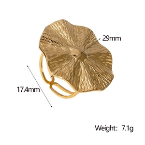 Detail showing wavy gold geometric ring dimensions 29mm with 17.4mm inner diameter