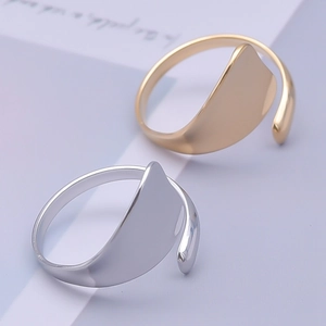 Minimalist 304 stainless steel geometric open rings in gold and silver finish