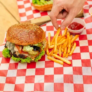 Greaseproof red checkered sandwich paper sheets for burgers and fast food packaging