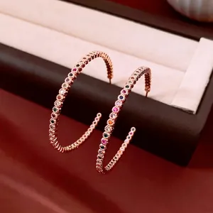 Créoles En Zircone Arc-En-Ciel Plaqué Or Rose En Forme De C Bijoux Micro Pavé Avec Tige En Argent Pour Femmes