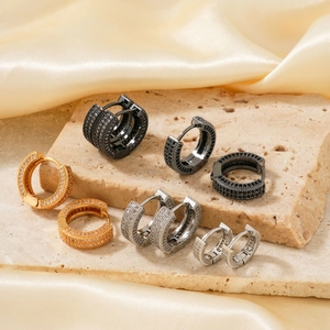 Fashion Copper Rhinestone Hoop Earrings For Women Men Micro Pave Geometric Round Huggie Ear Buckle Earrings Gold Silver Jewelry