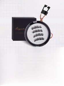 Magnetic eyelash kit with 4-magnet lashes, rose gold applicator and black case
