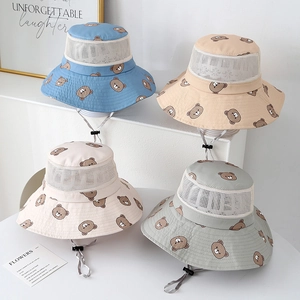 Chapeau de soleil enfant en maille avec motifs ours et cordon de serrage réglable
