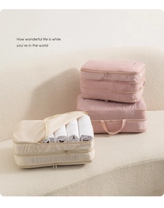 Détails des sacs de compression rose et beige montrant le zip et la texture nylon
