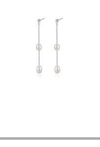 Detail view showing vertical S925 silver fringe earrings with 5-6mm natural freshwater pearls