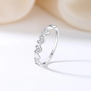 Minimalist S925 sterling silver wavy heart ring featuring brilliant white zircon stones