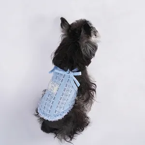 Gilet d'été en dentelle bleu clair pour petits chiens avec bretelles à nœuds
